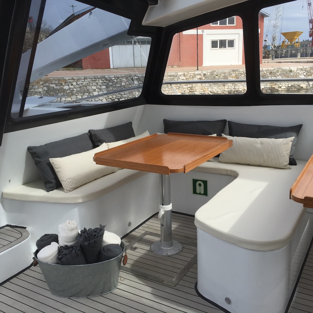 private boat rental in Lisbon