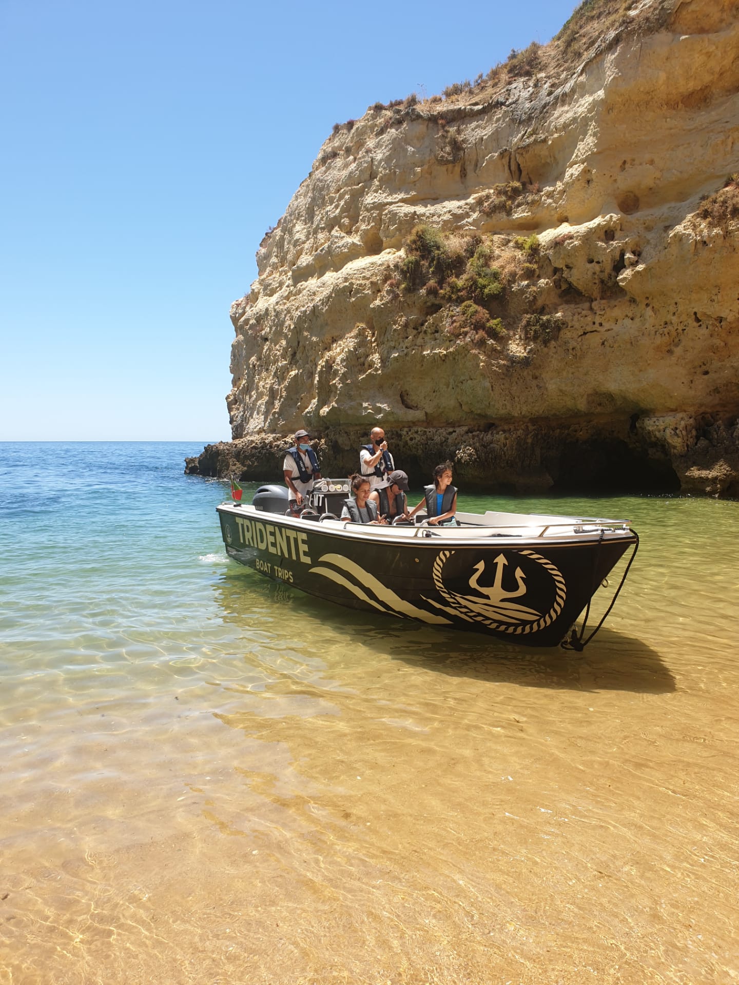 Cave boat tour from Armação de Pêra