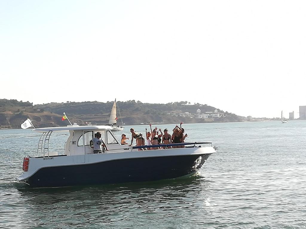 boat tour in Lisbon 