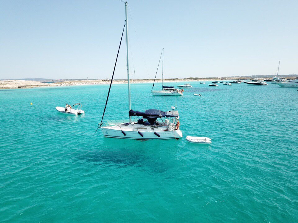 Cover for romantic luxury sailboat in Ibiza
