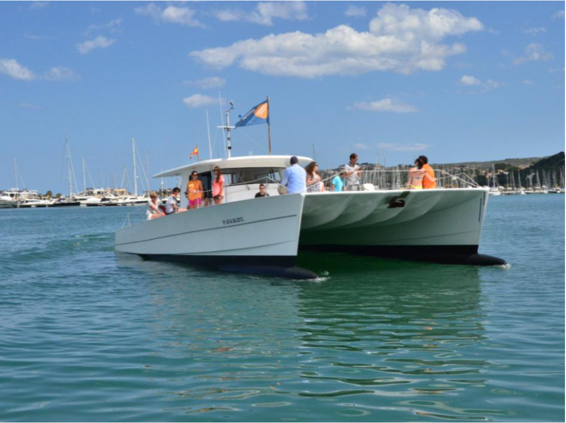 Cover for private motor catamaran in Dénia