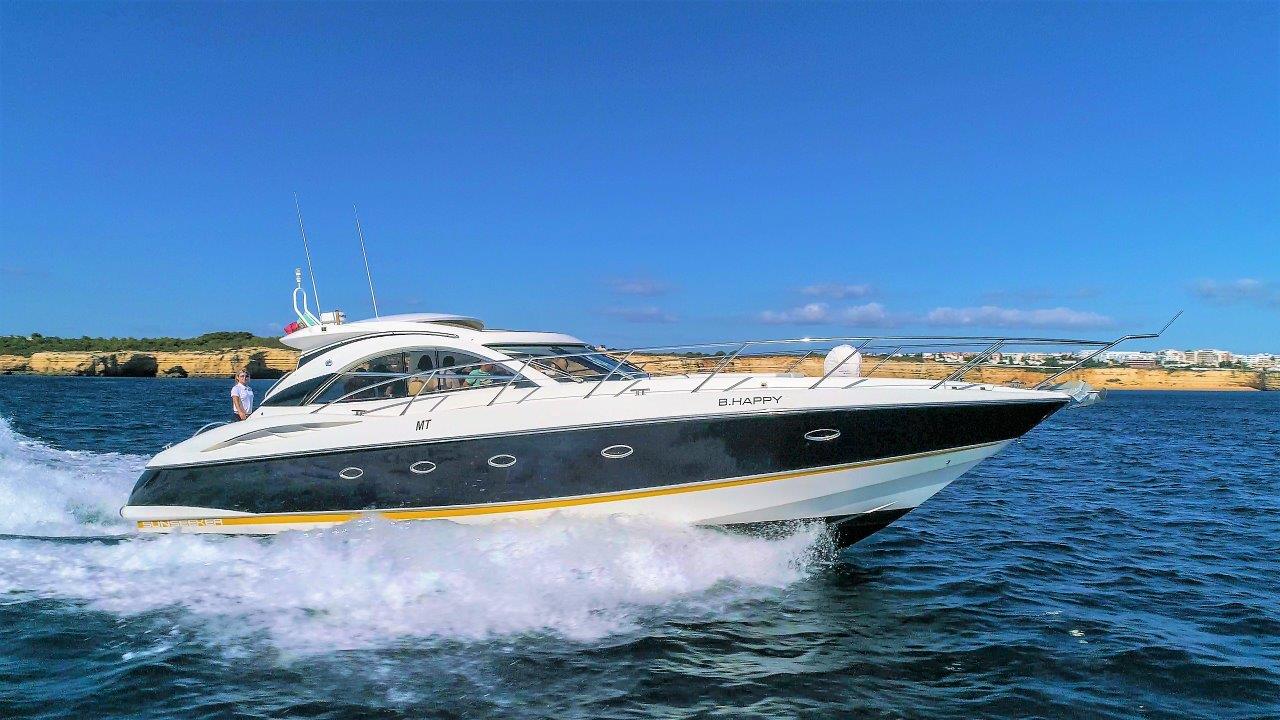 Have fun on the amazing yacht in Vilamoura