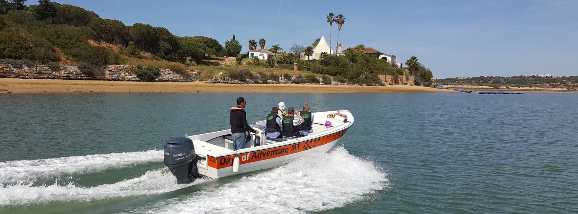 Use the scenic route in between Lagos and Alvor