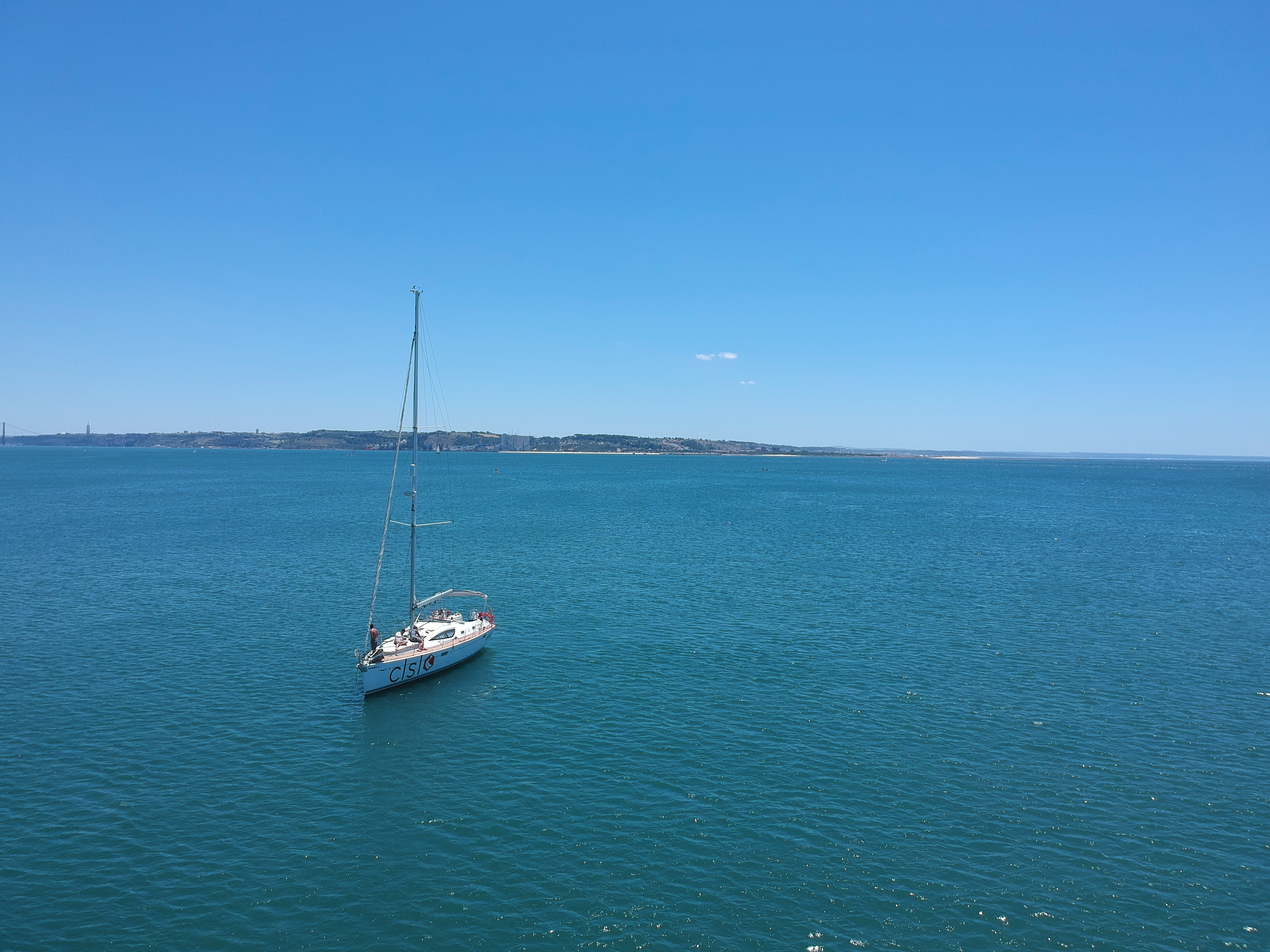 Lisbon sailing cruise to the beach