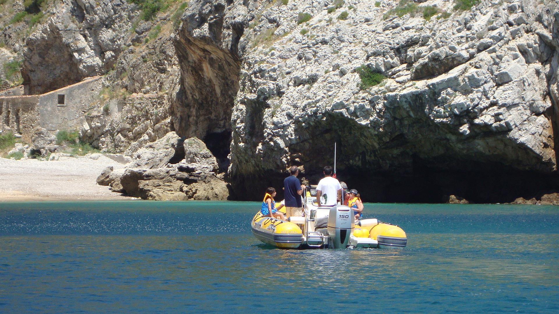 private boats in Sesimbra