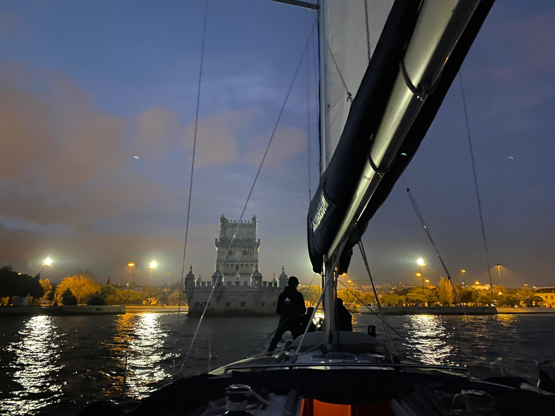 Night sailing tour in Lisbon