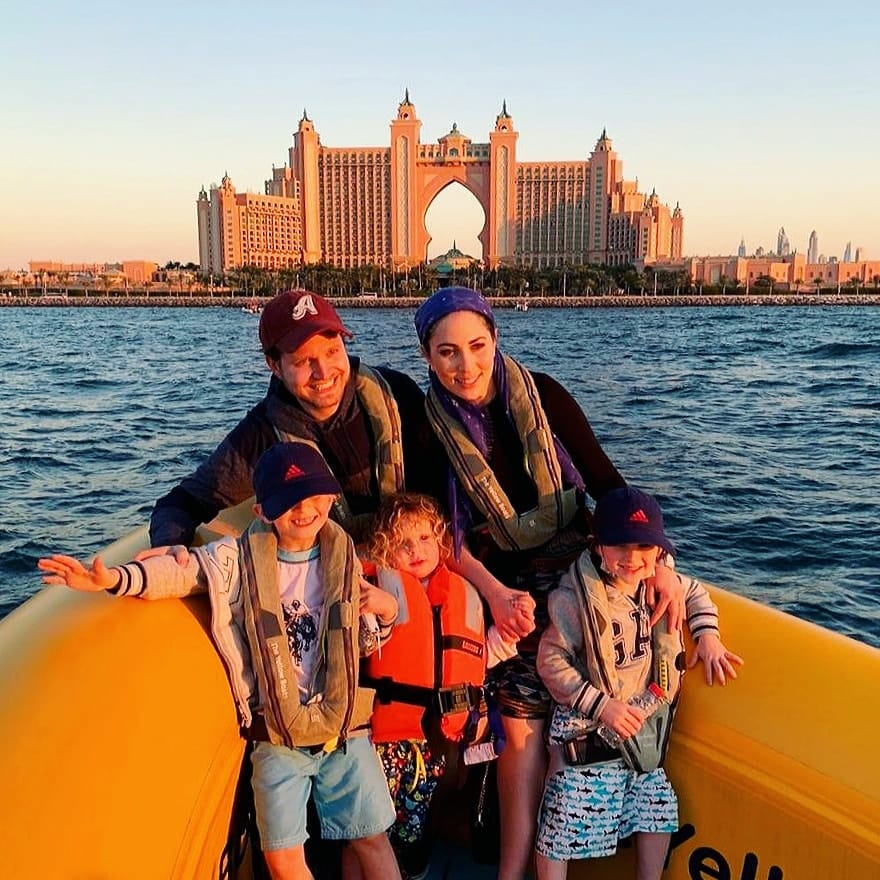 Enjoy a great time on a boat in Dubai