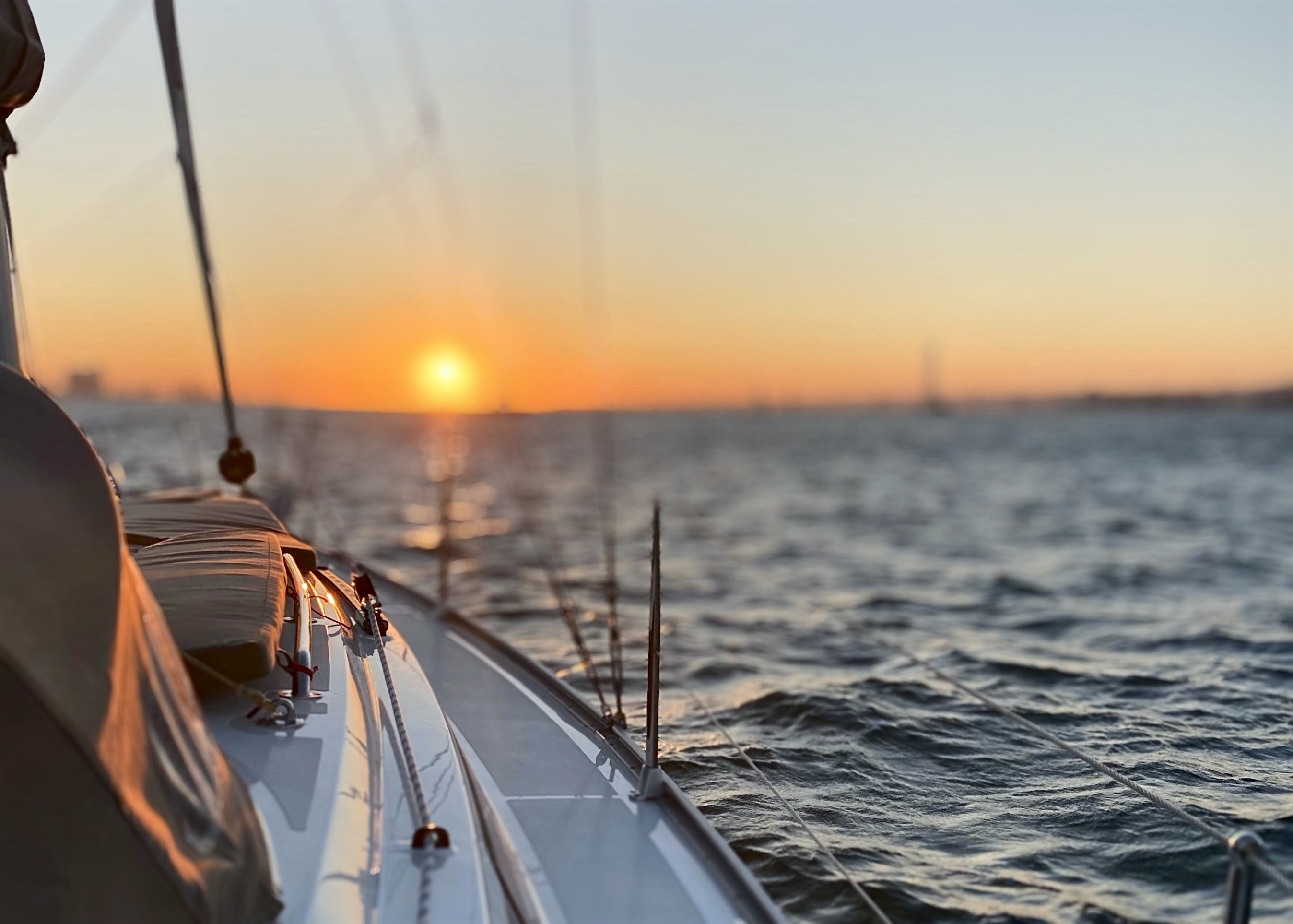 Sunset sailing tour in Lisbon