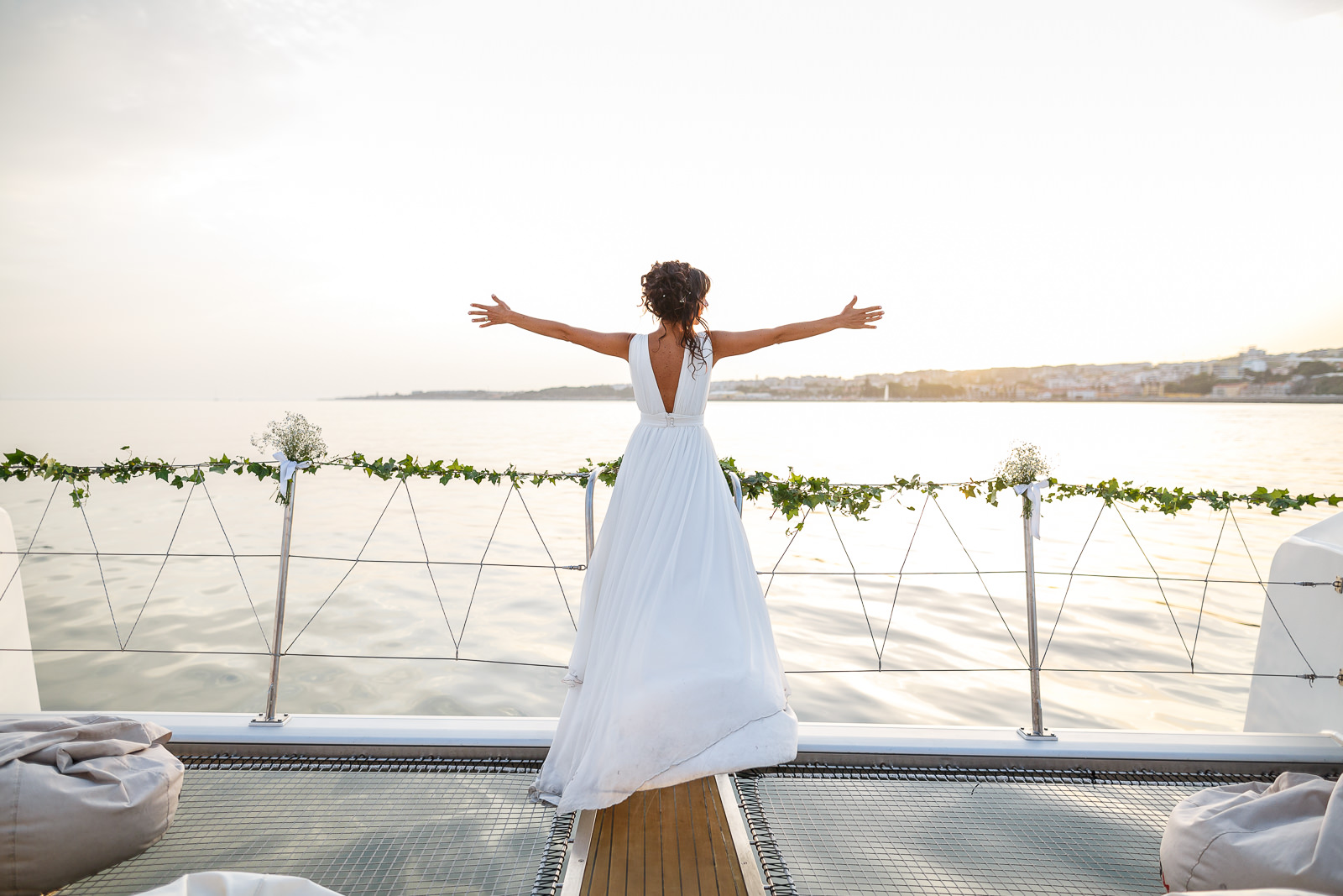 Plan your wedding on a boat in Lisbon