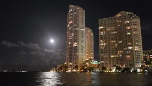Romantic Sunset Boat Tour in Miami