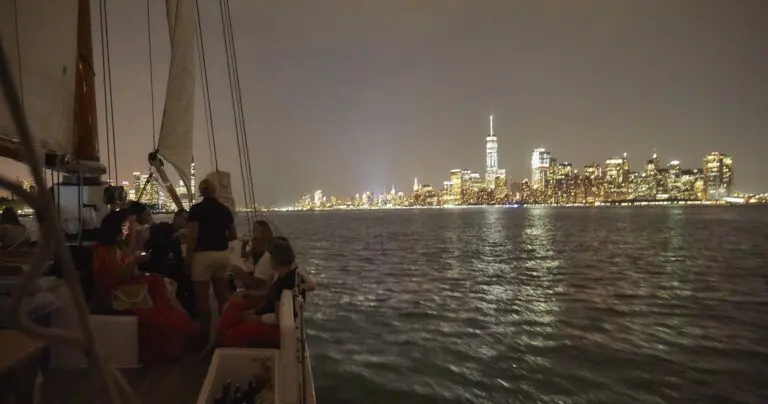 NYC Lights Sail Cruise