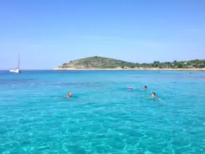 Brač & Bol mit dem Boot ab Trogir