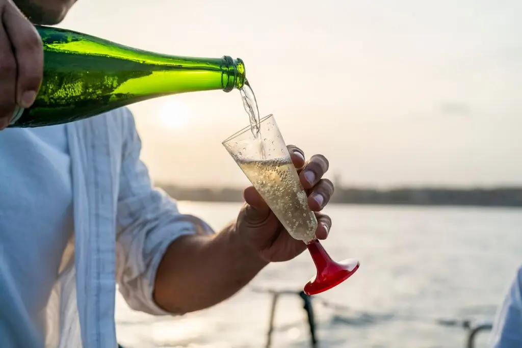 Sailing and Gin Tonic Experience in Barcelona