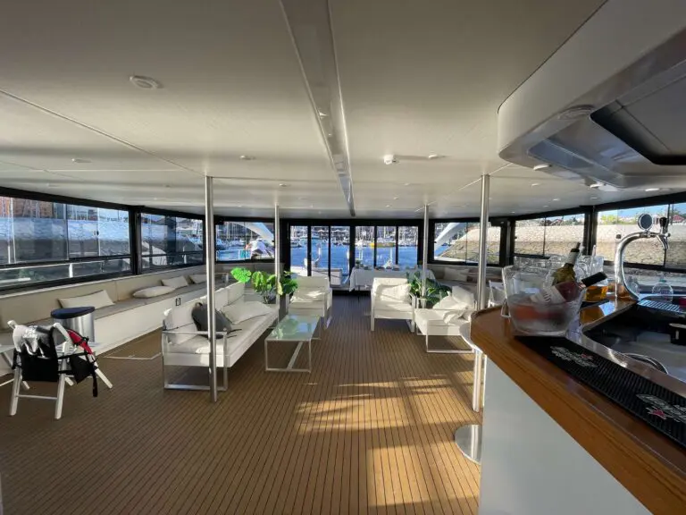 Catamaran voor grote groepen in Lissabon (tot 140 personen)