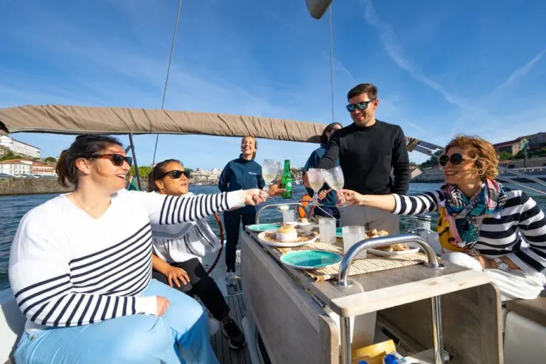 Recorrido turístico en barco por Oporto