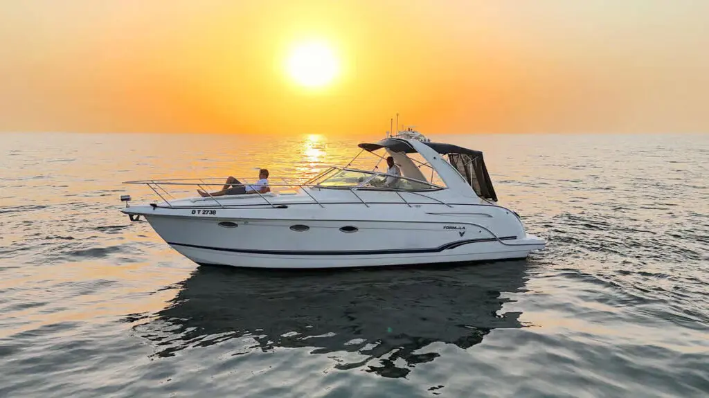 Yacht Rental in Dubai