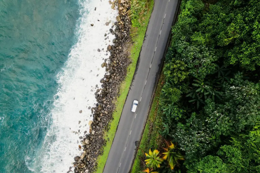 Viagem de carro pela Jamaica: Os visitantes do Reino Unido podem mesmo conduzir sozinhos?