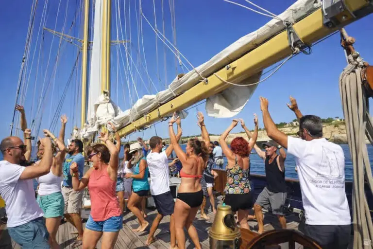 Sunset Boat Party in Vilamoura with DJ & Open Bar