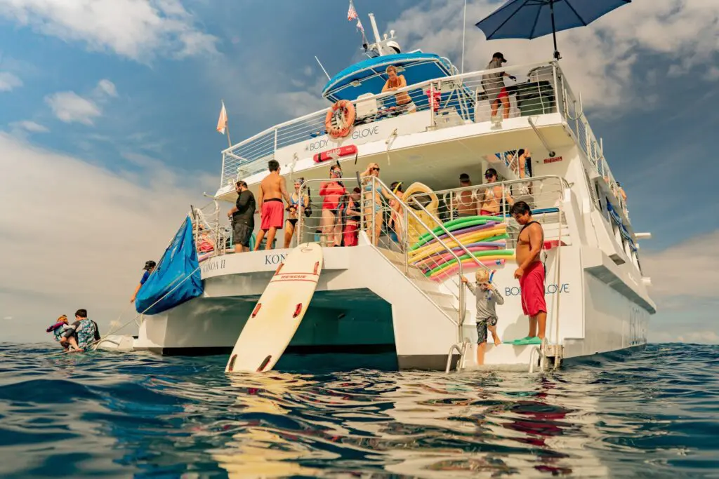 Dolphin Watching and Snorkeling Tour in Kailua-Kona