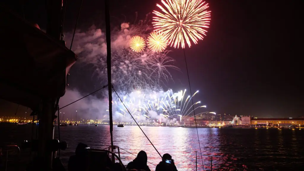Nieuwjaar in Lissabon op een boot
