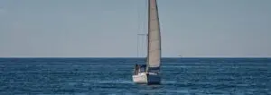 Passeio privado de dia inteiro à vela em Creta