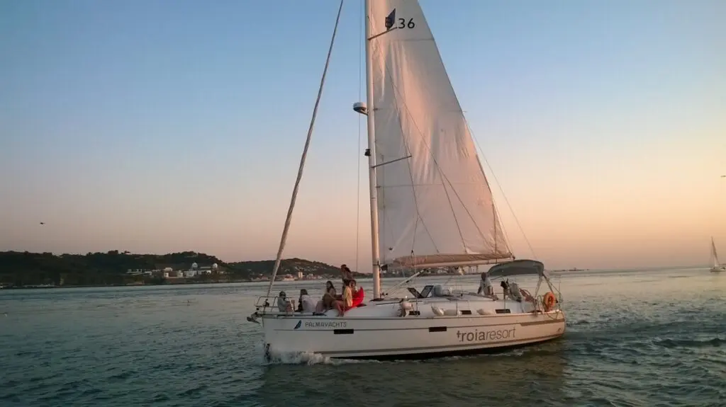 Private sightseeing tour in Lisbon