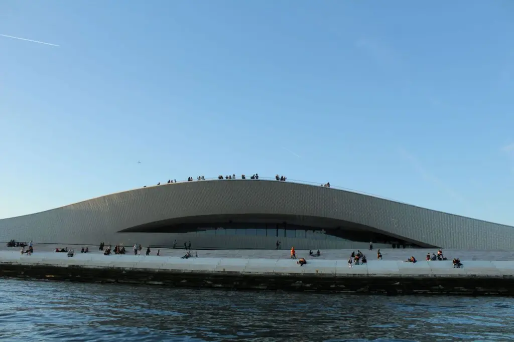 Cultural speedboat tour in Lisbon