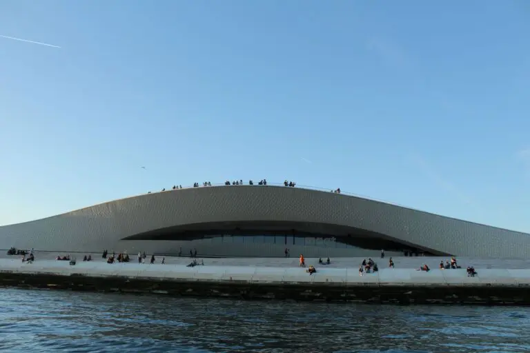 Cultural speedboat tour in Lisbon