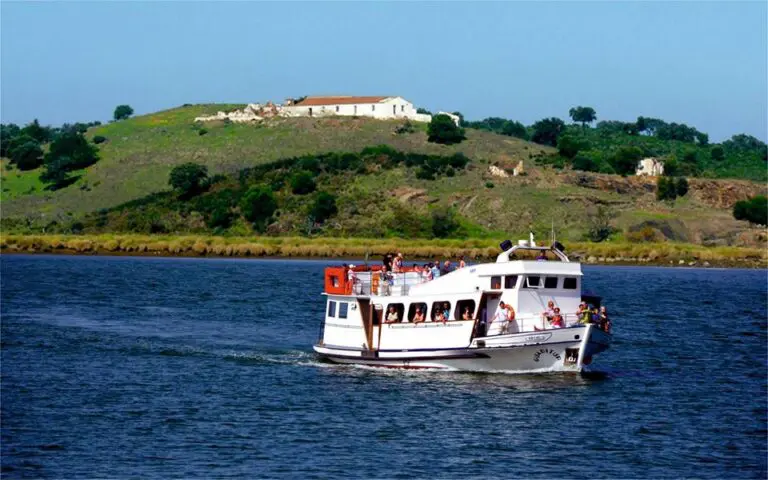 Full-day boat tour on Guadiana River with lunch