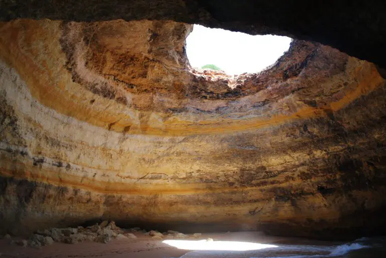 Cruzeiro de Golfinhos e Grutas em Albufeira