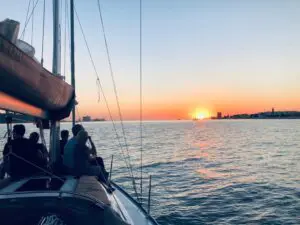 Sunset sailing tour in Lisbon