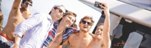 Cruzeiro de barco com festa ao pôr do sol em Denia