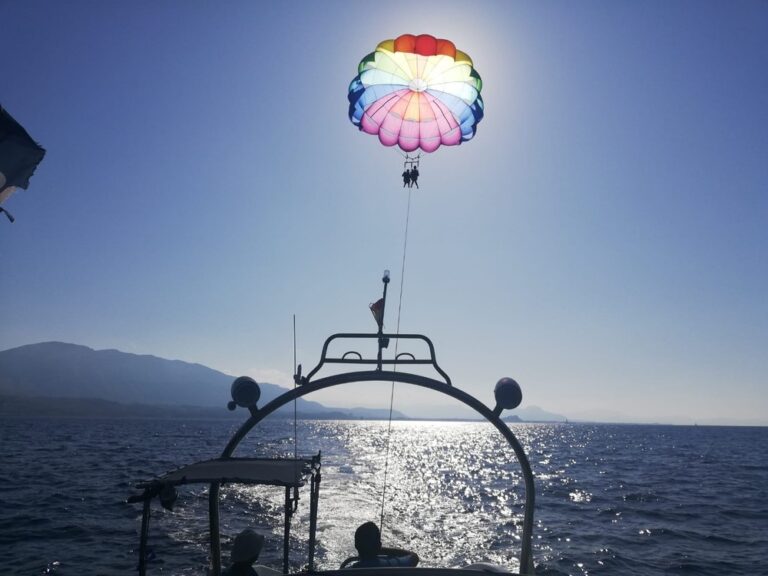 Parasailing in Denia