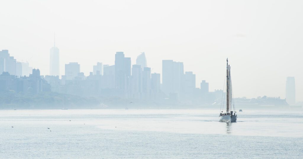 Paseo otoñal en velero por las Grand Palisades