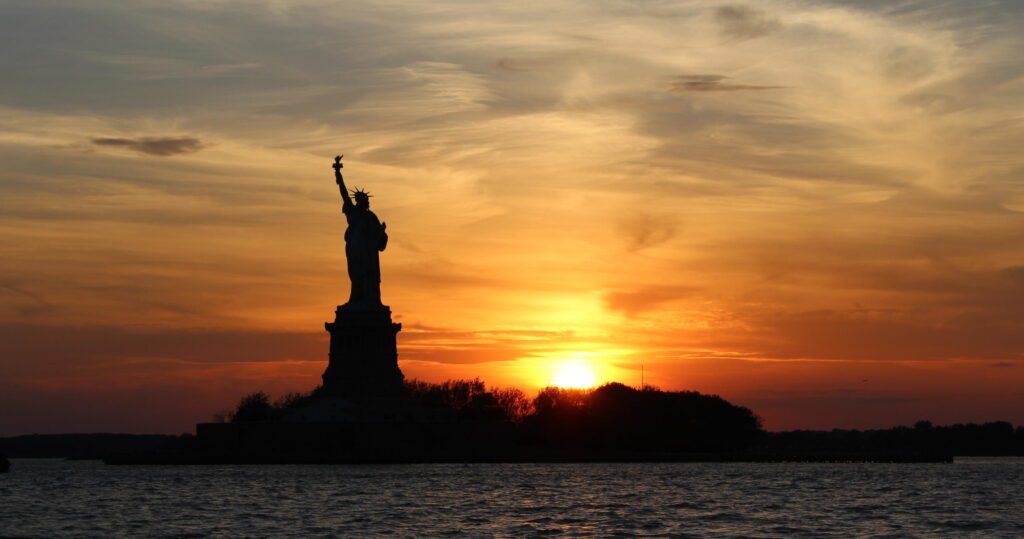 Segeltour bei Sonnenuntergang in New York
