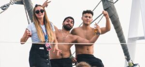 Barco de festa em Barcelona com bebidas