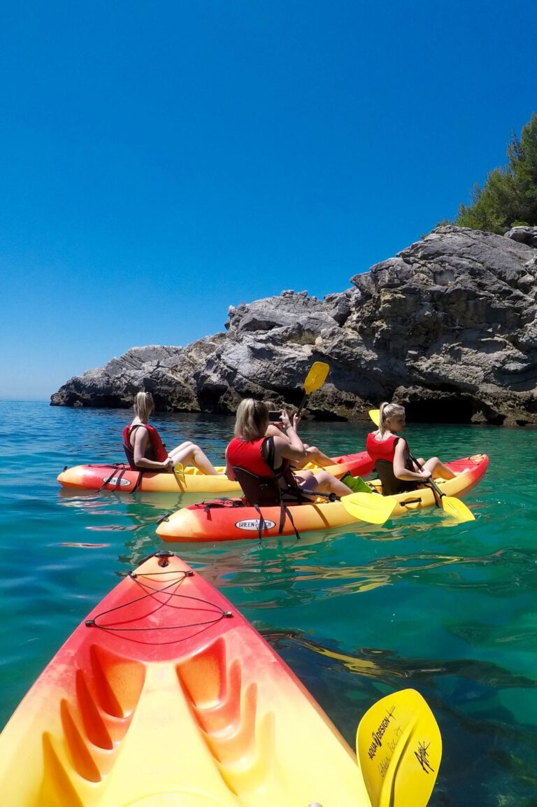 Sesimbra Kayak Tour with Picnic