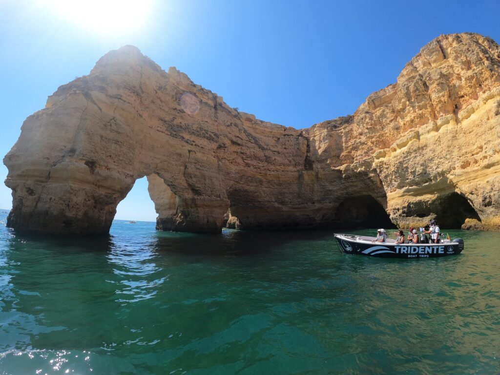 Private Höhlentour von Armação de Pêra aus