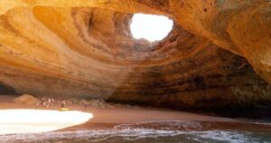 Excursión privada en barco por las cuevas y los delfines de Albufeira