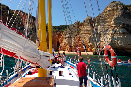 Bom Dia Boat Trips - Lagos - Boat trips in the algarve- Lagos, Algarve, Portugal