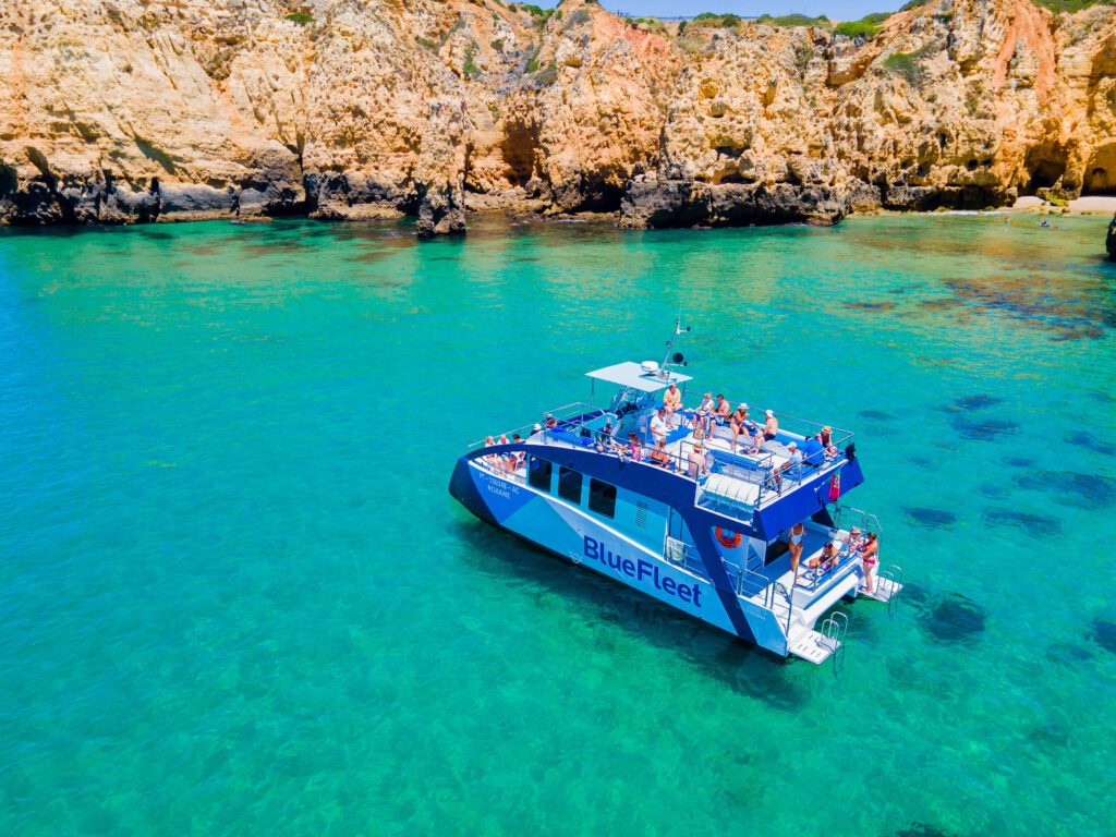 Excursión en barco por Lagos con almuerzo a bordo