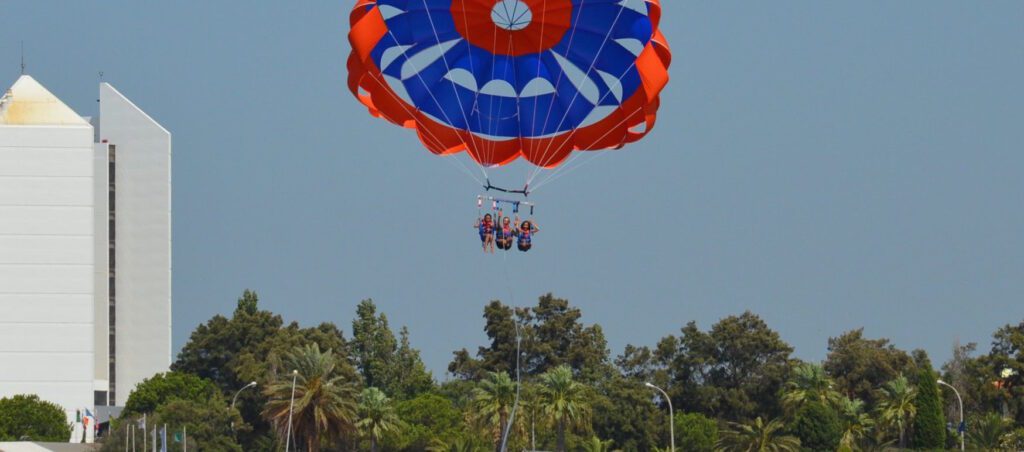 Parasailing in Vilamoura