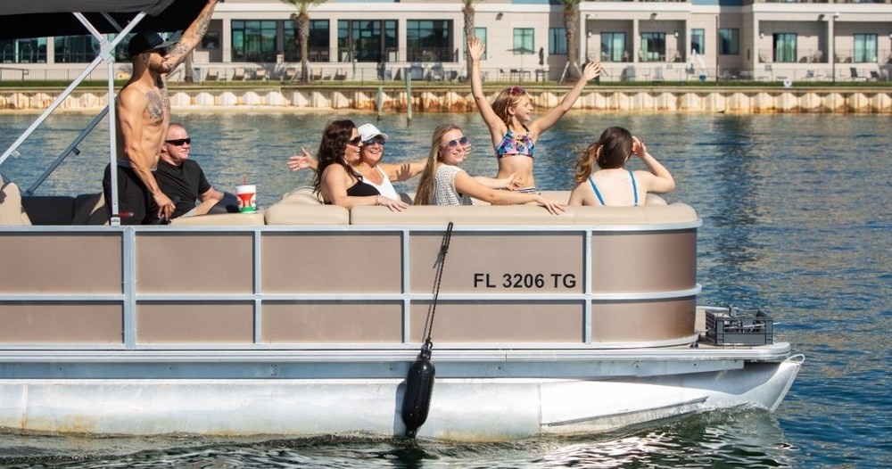 Pontoonboot-Charter in Florida (bis zu 10 Personen)