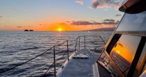 Catamaran cruise bij zonsondergang in Waikiki