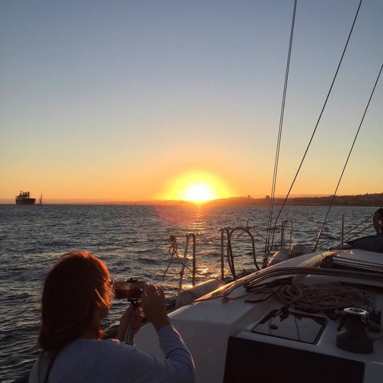 Recorrido romántico en velero por Lisboa para dos