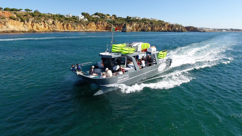 Excursión en barco a Benagil desde Albufeira con Kayak o SUP