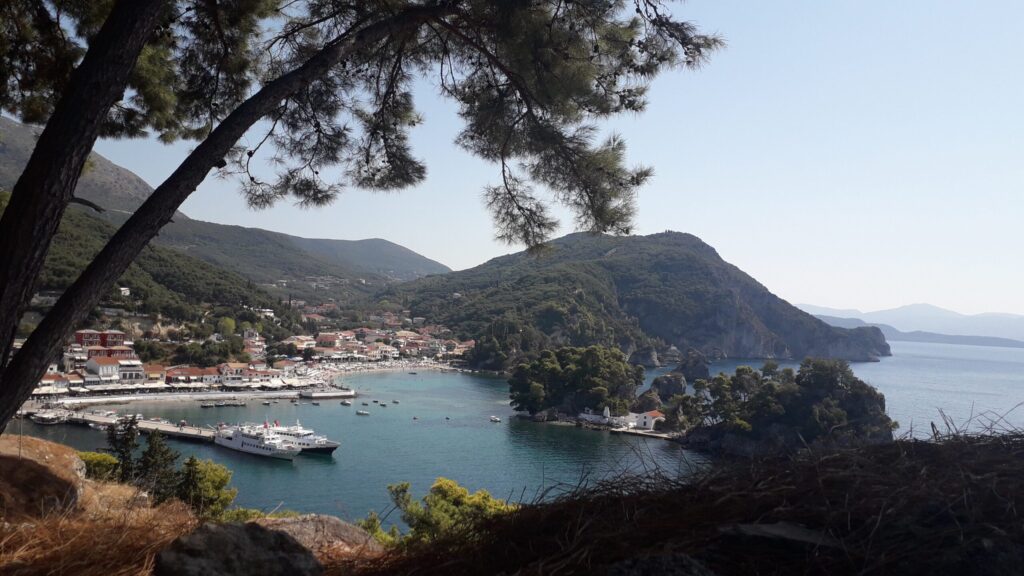 Ganztägige Kreuzfahrt von Korfu nach Parga und Paxos