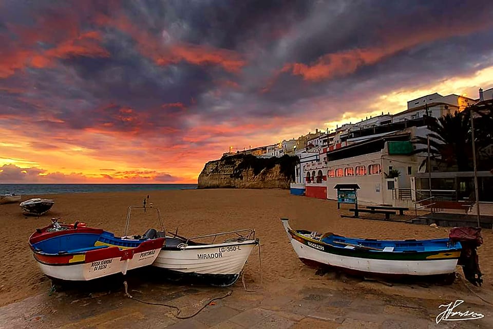 Deaprt from the charming town of Cavoeiro to the Benagil cave