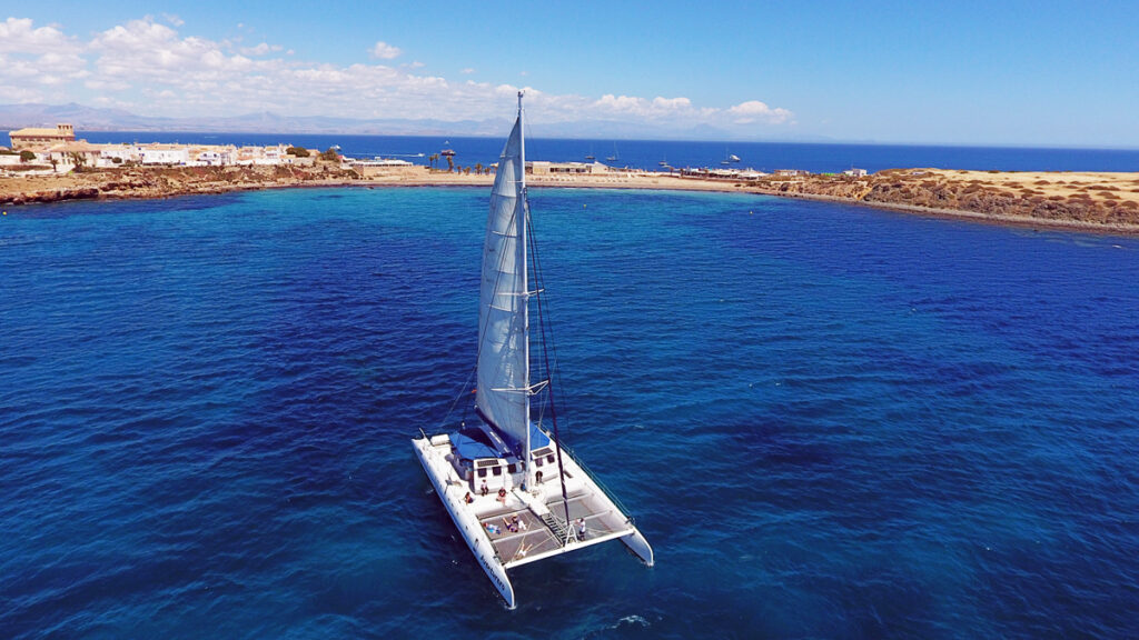 ¡Nuestro catamarán es increíble!