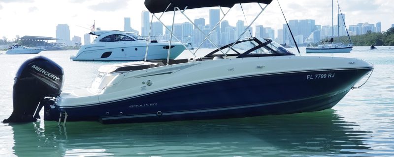 12625-rental-boat-in-miami-1675358106